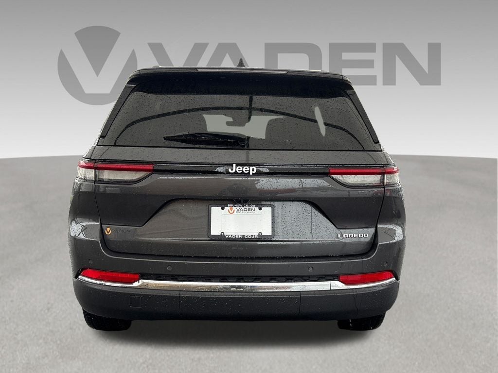 2025 Jeep Grand Cherokee Laredo 4x2