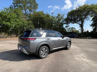 2024 Nissan Pathfinder SL 4WD