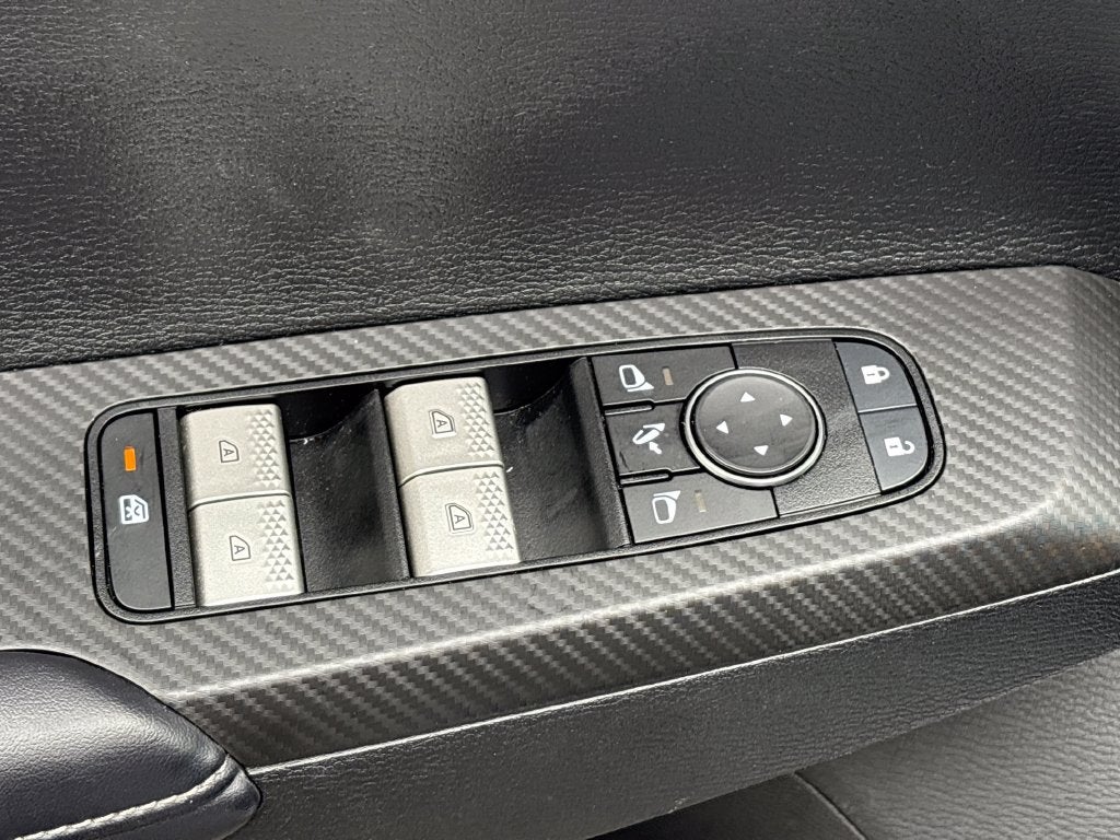 2023 Mitsubishi Outlander Base