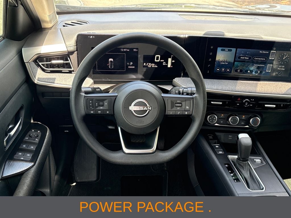 2025 Nissan Kicks SV