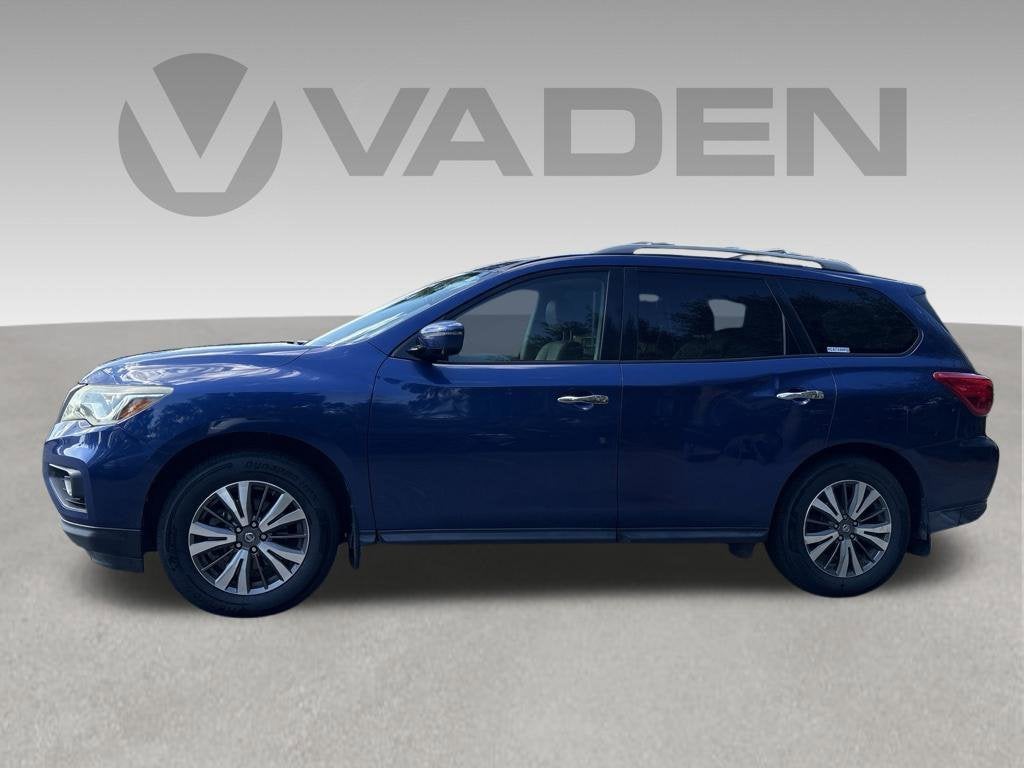 2017 Nissan Pathfinder SL