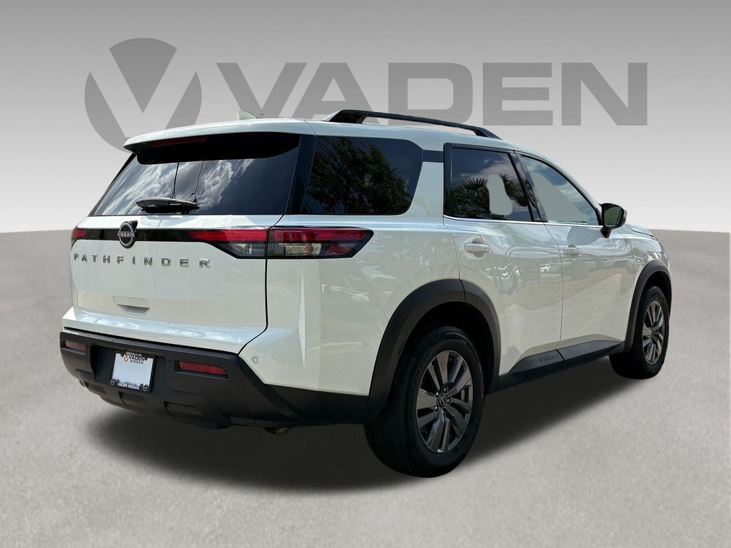 2025 Nissan Pathfinder SV