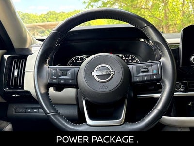 2022 Nissan Pathfinder SV