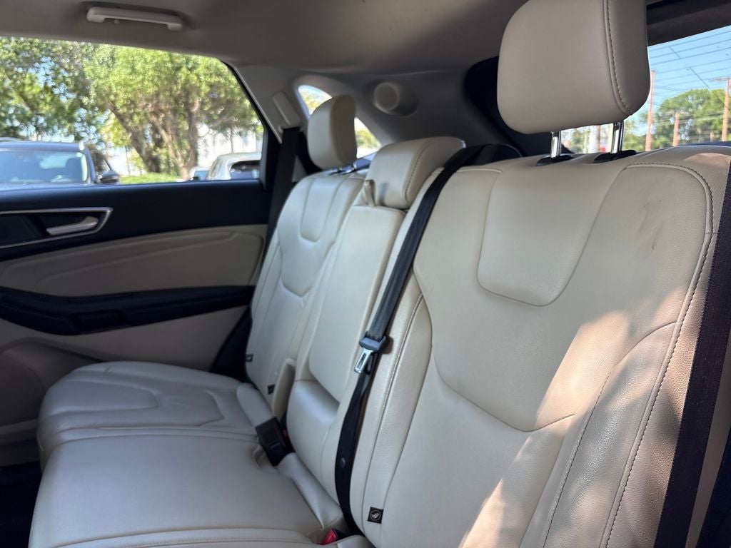 2022 Ford Edge Titanium