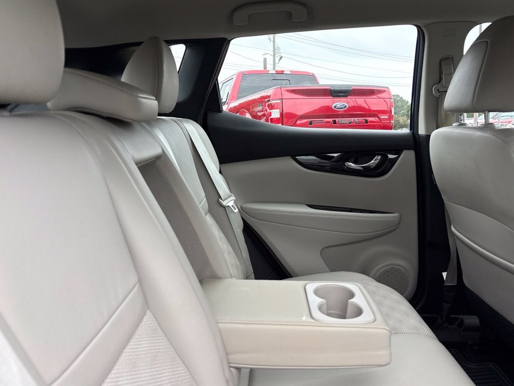2022 Nissan Rogue Sport SV