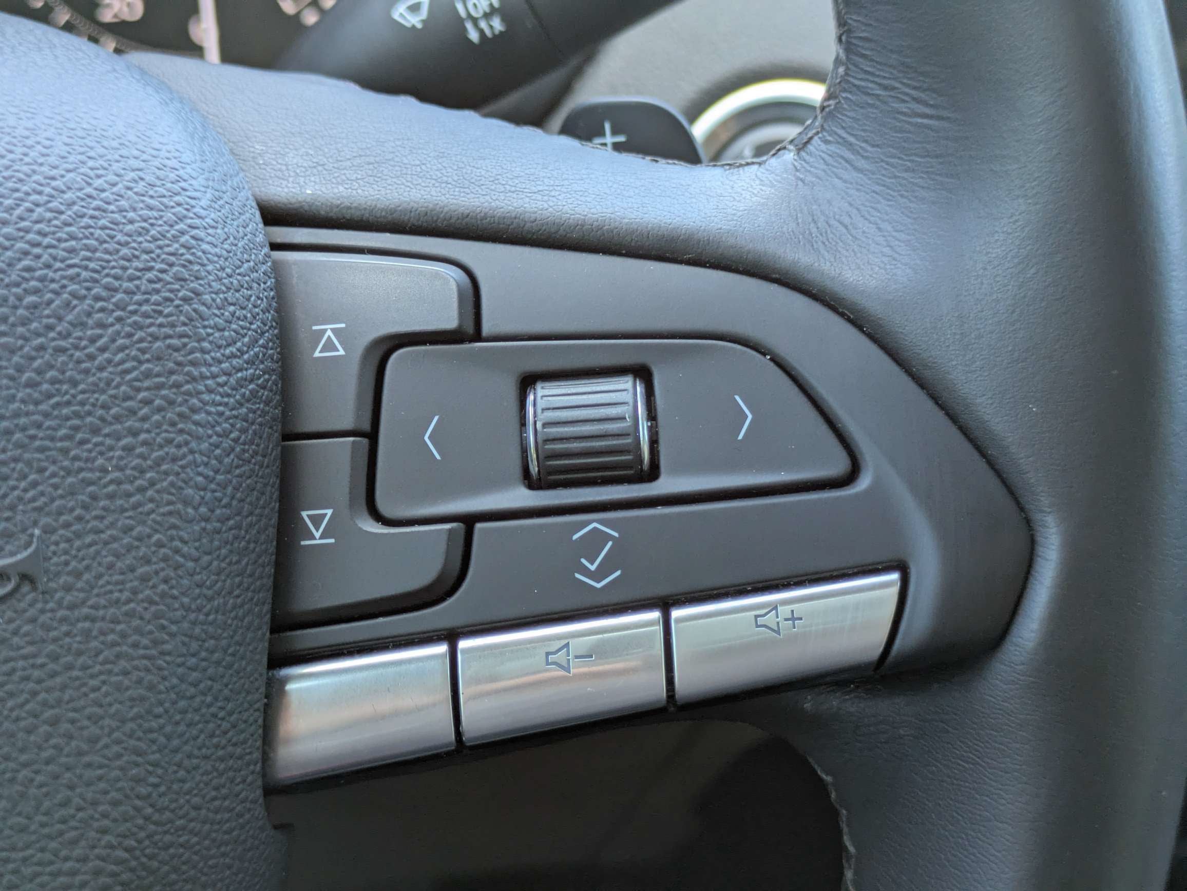 2023 Cadillac XT4 FWD Luxury