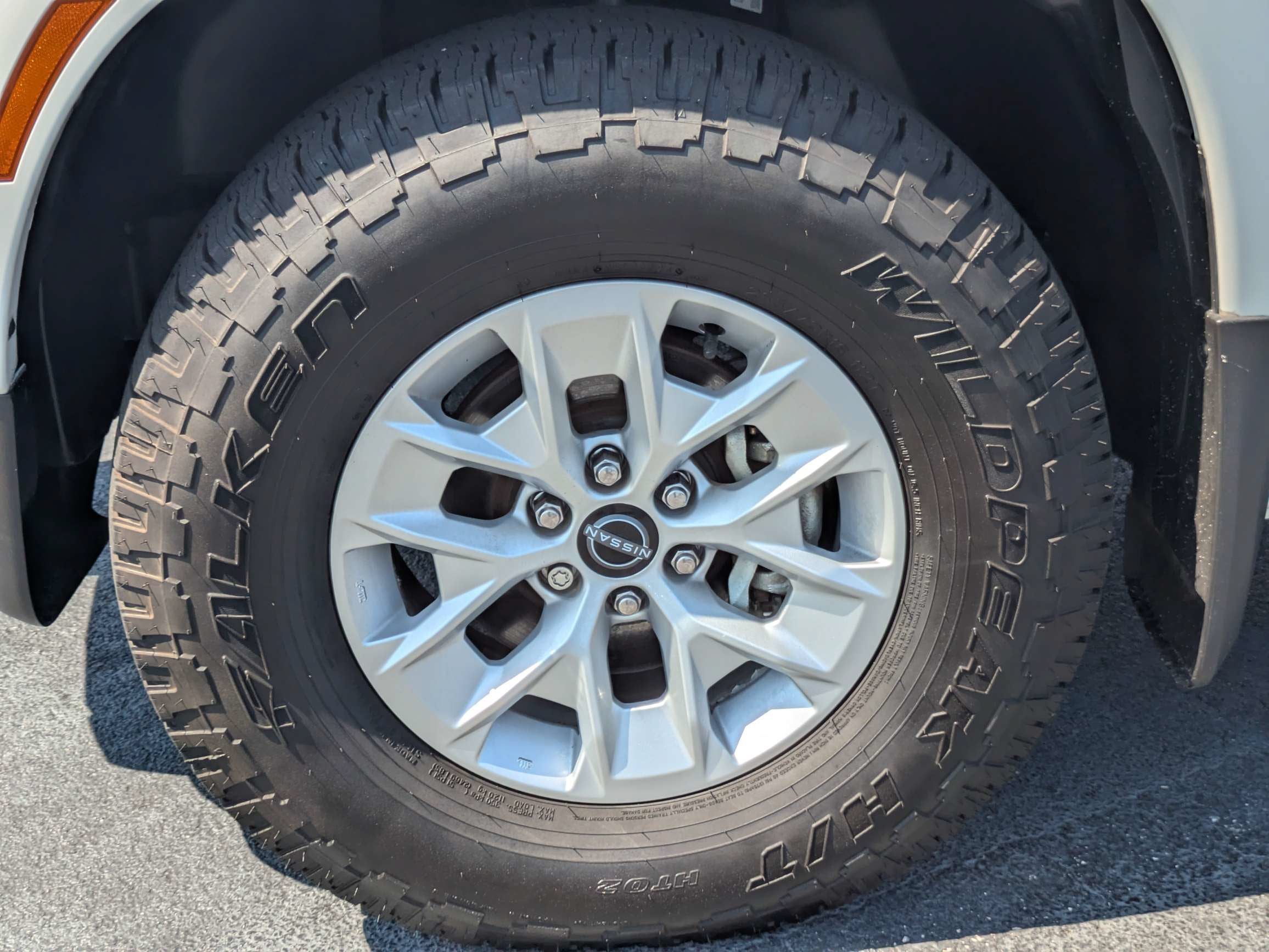 2024 Nissan Frontier SV