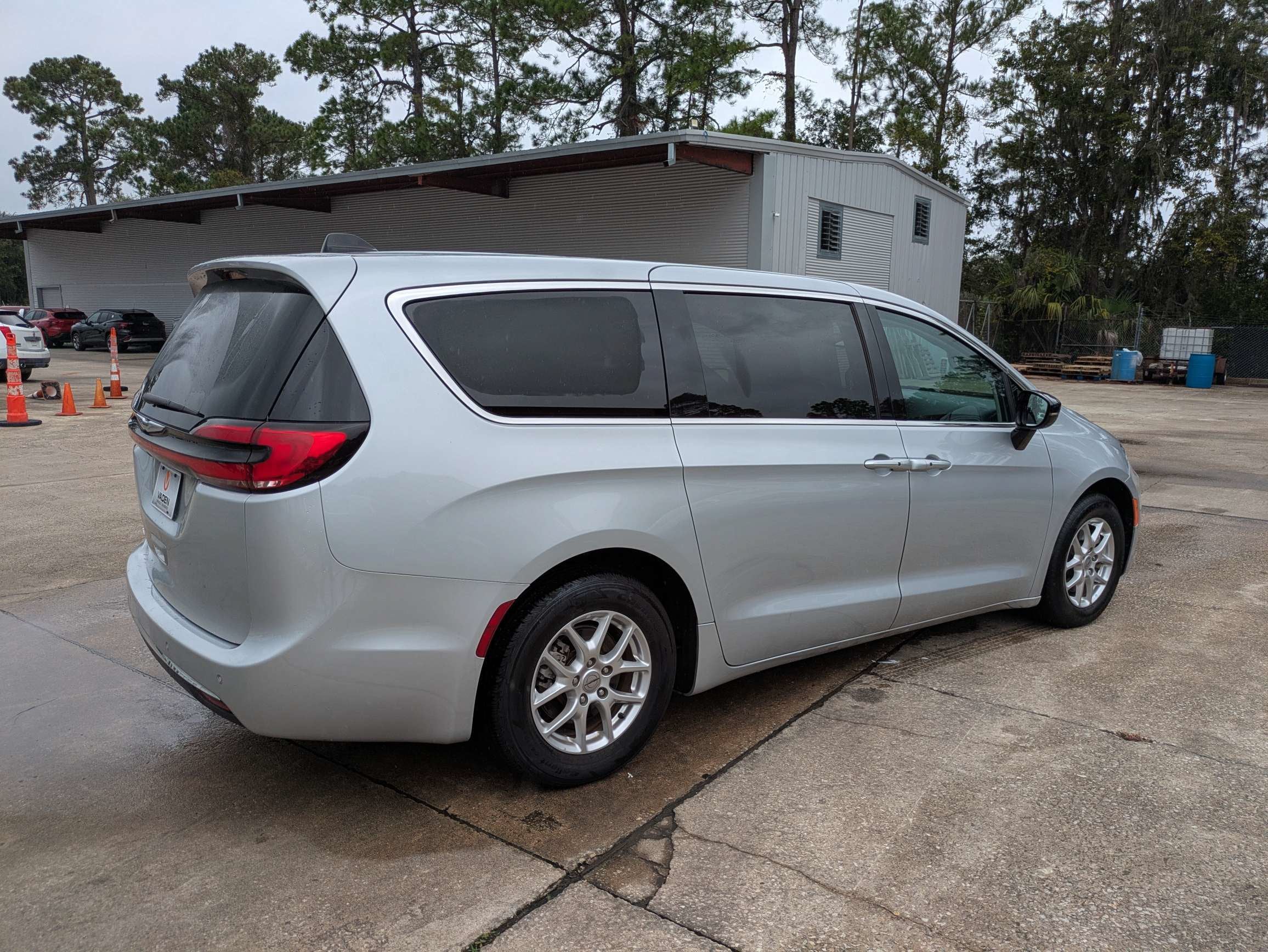 2024 Chrysler Pacifica Touring L