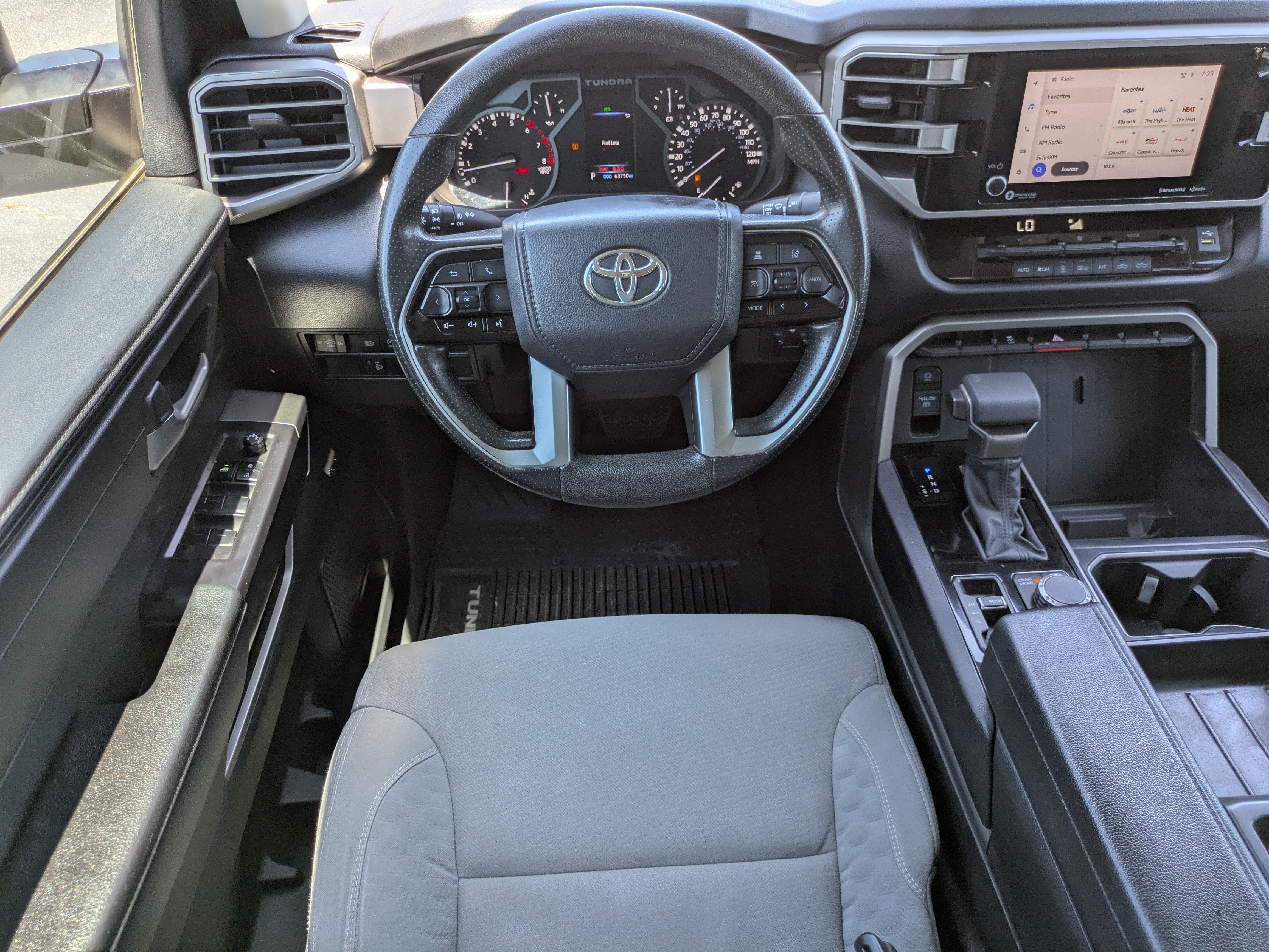 2023 Toyota Tundra 4WD SR5