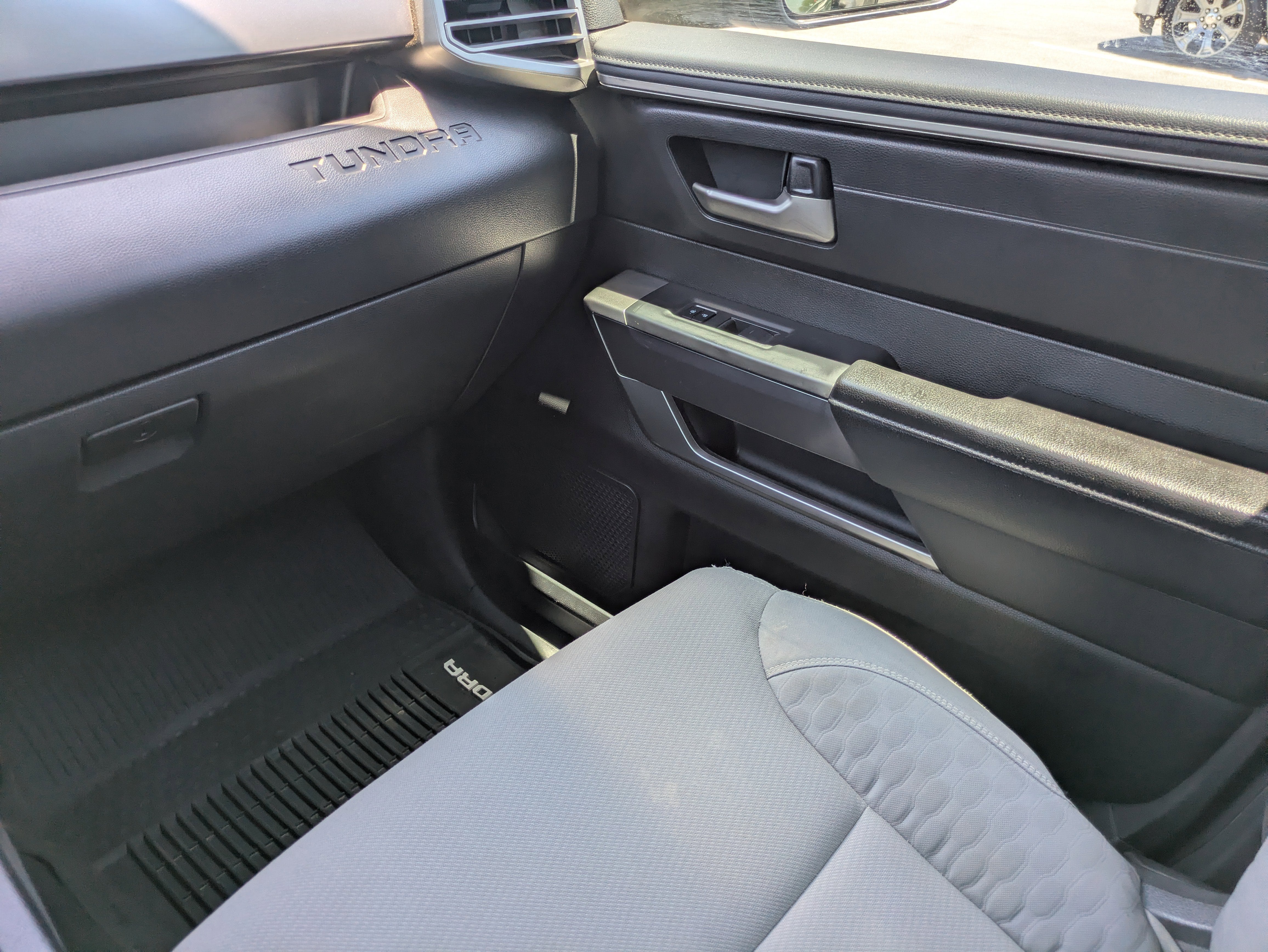 2023 Toyota Tundra 4WD SR5
