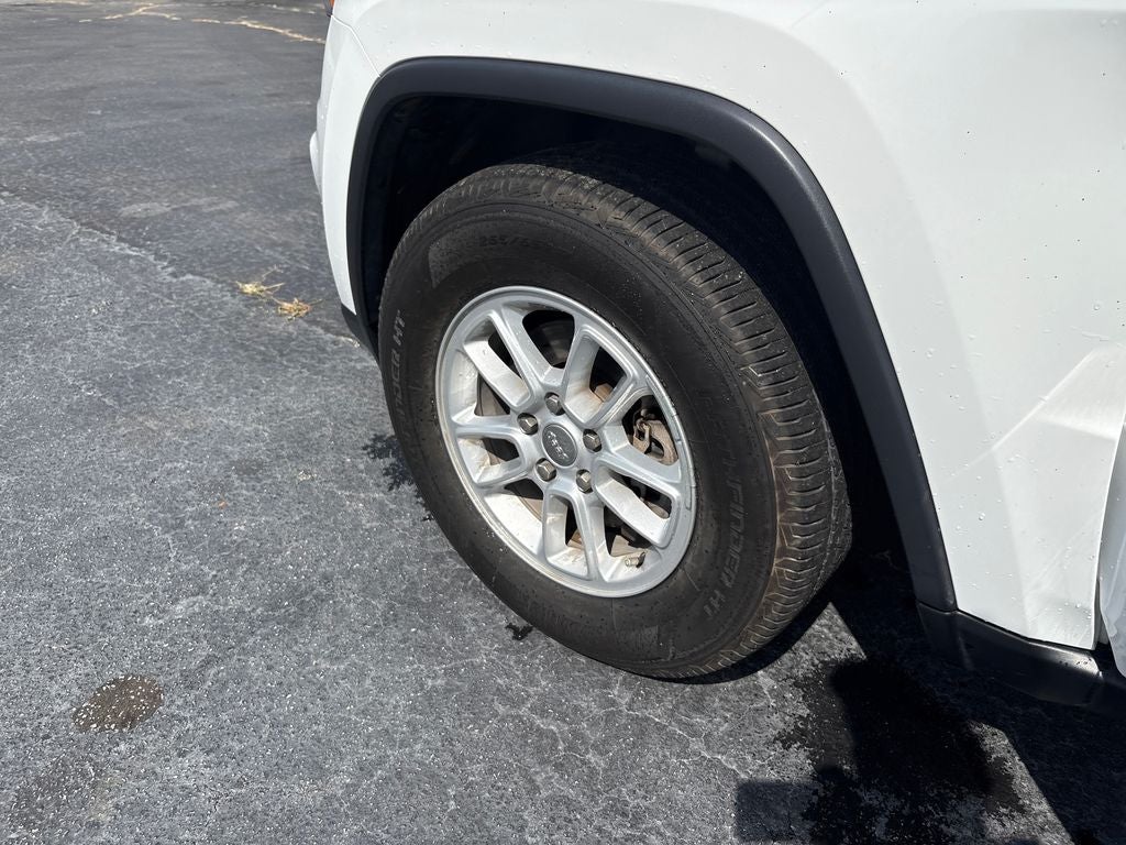 2020 Jeep Grand Cherokee Laredo 4x2