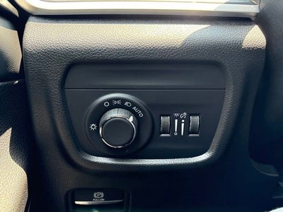 2023 Jeep Grand Cherokee Laredo 4x2