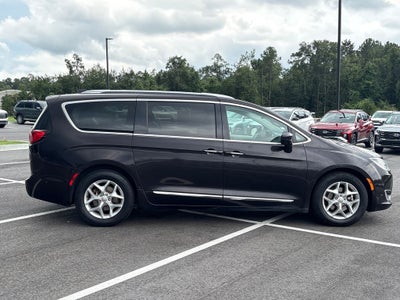 2017 Chrysler Pacifica Touring L Plus