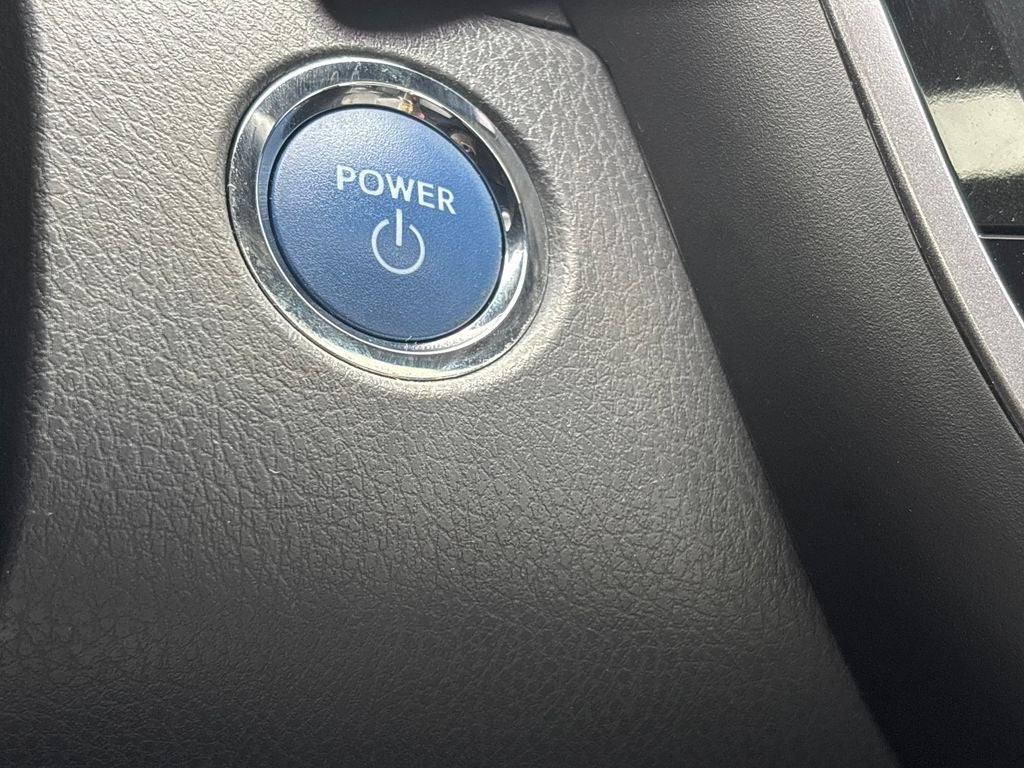 2023 Toyota Camry Hybrid SE
