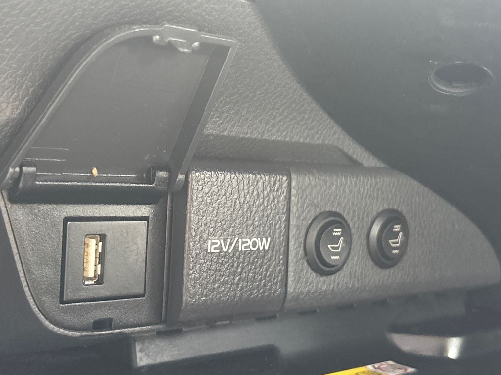 2023 Toyota Camry Hybrid SE