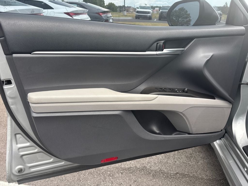 2023 Toyota Camry Hybrid SE