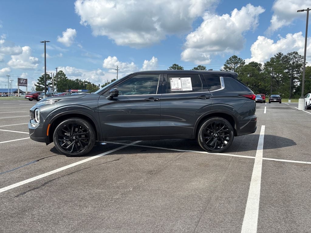 2024 Mitsubishi Outlander SE
