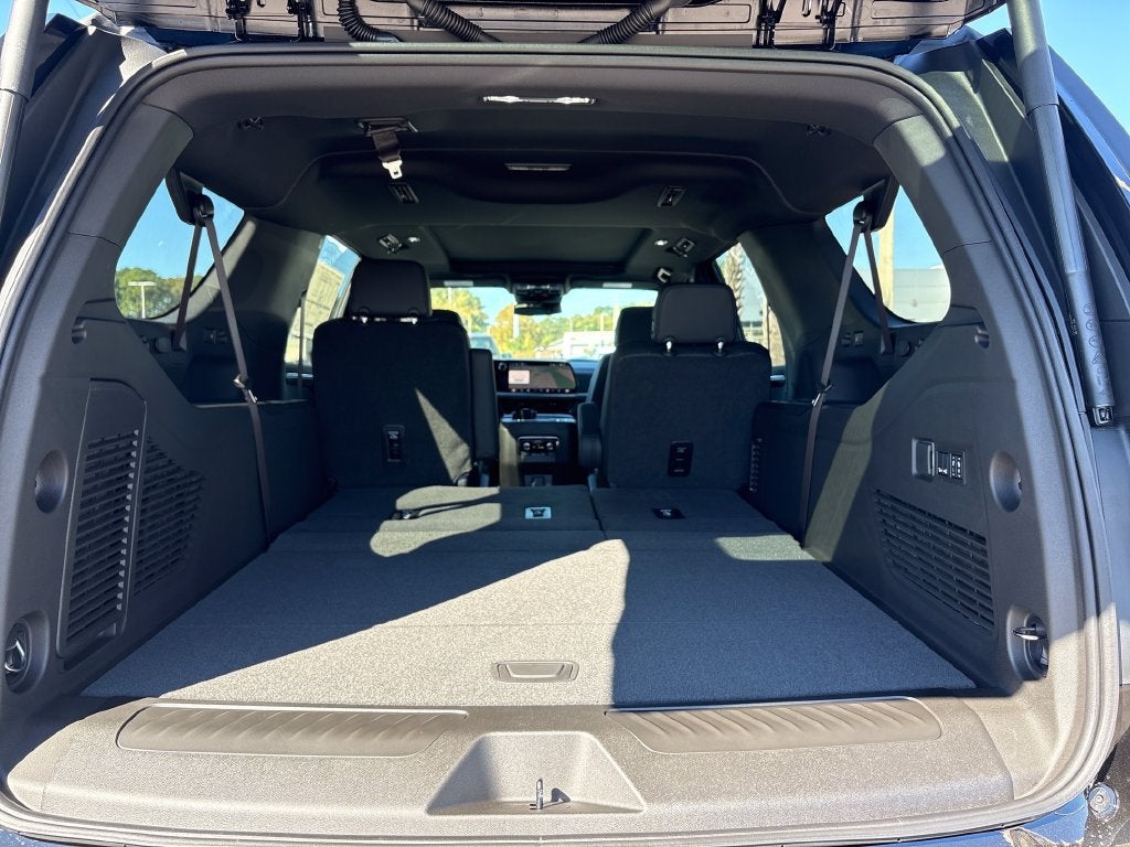 2027 Chevrolet Suburban LT