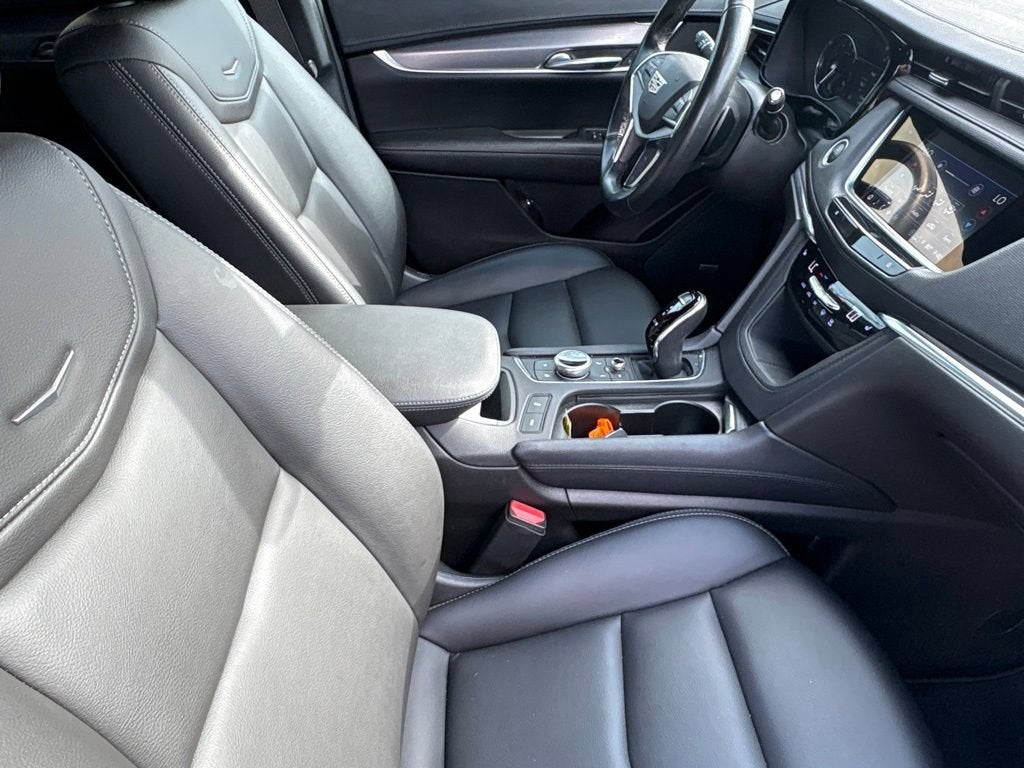 2022 Cadillac XT5 Luxury
