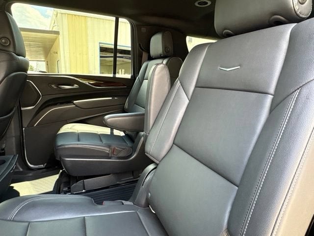 2022 Cadillac Escalade ESV Luxury