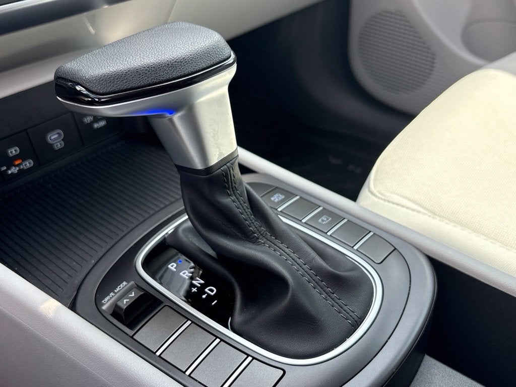 2024 Hyundai Kona SE