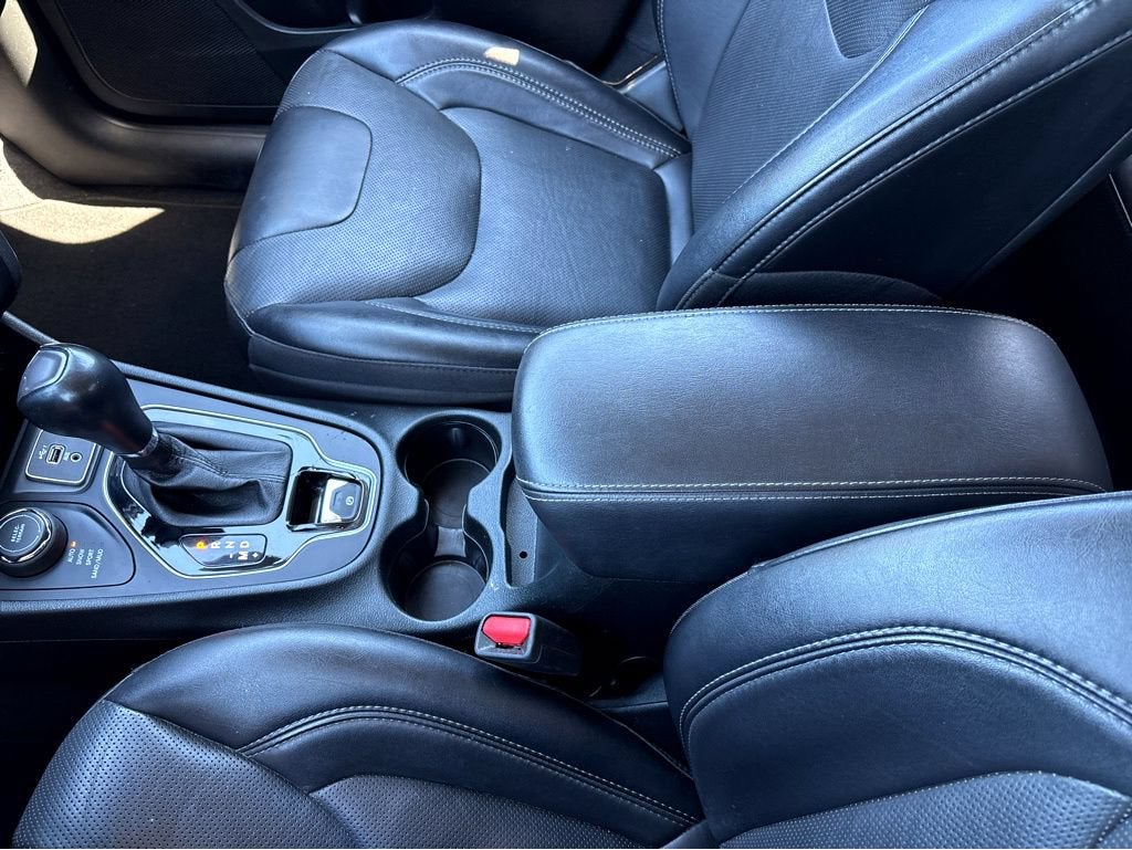 2023 Jeep Cherokee Altitude Lux
