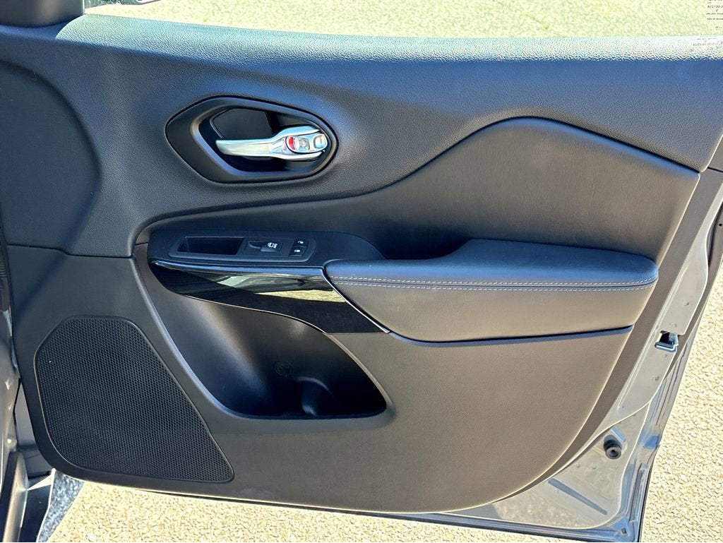 2023 Jeep Cherokee Altitude Lux