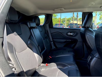 2023 Jeep Cherokee Altitude Lux