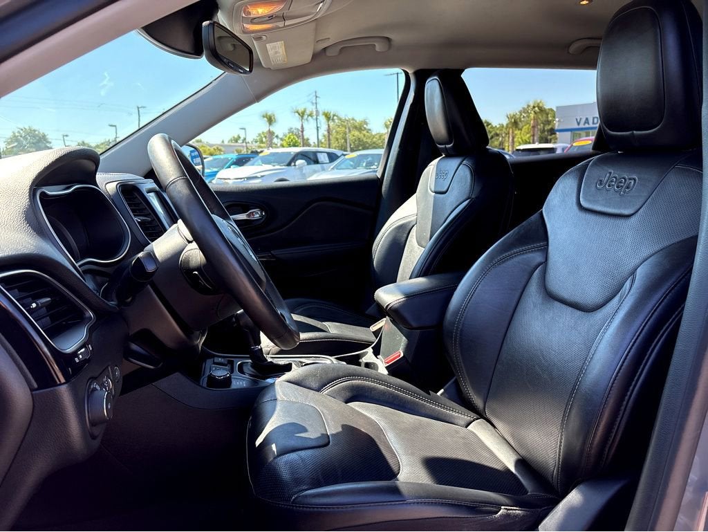 2023 Jeep Cherokee Altitude Lux