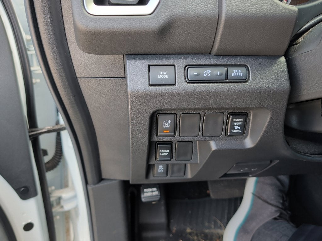 2025 Nissan Frontier Base
