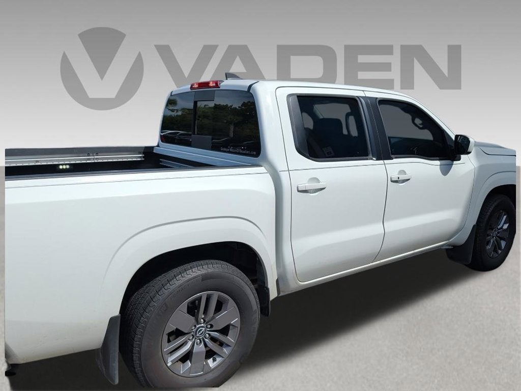 2025 Nissan Frontier Base
