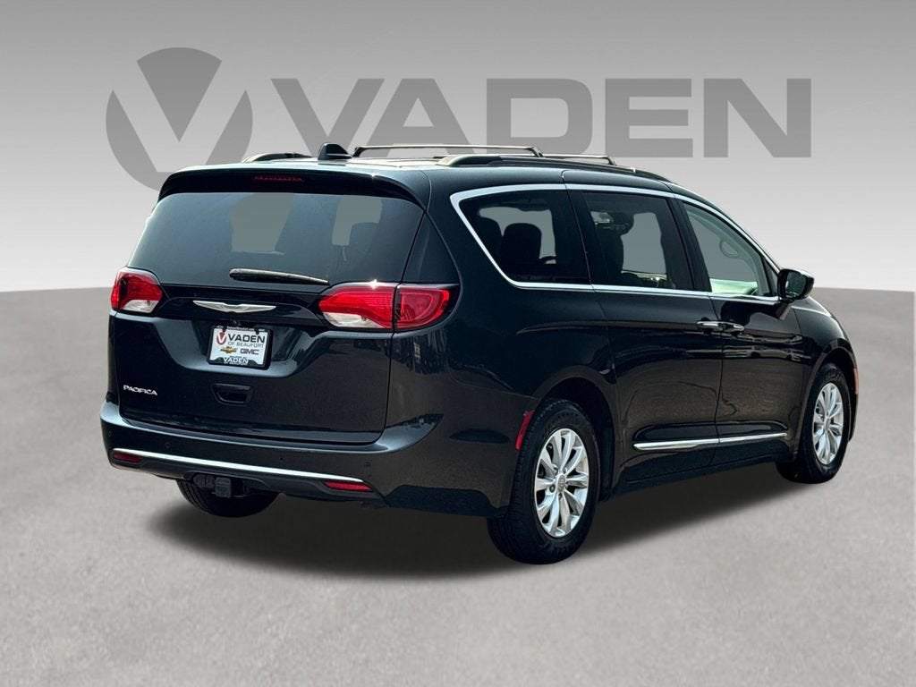 2017 Chrysler Pacifica Base