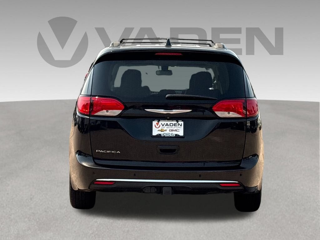 2017 Chrysler Pacifica Base