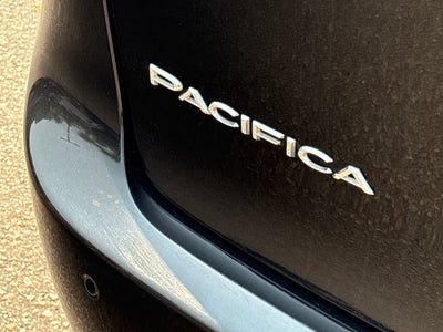 2017 Chrysler Pacifica Base