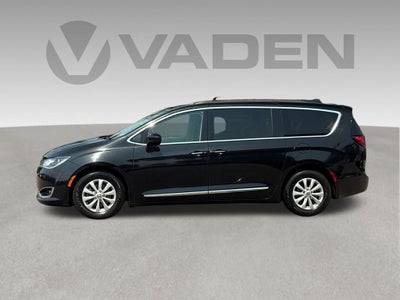 2017 Chrysler Pacifica Base