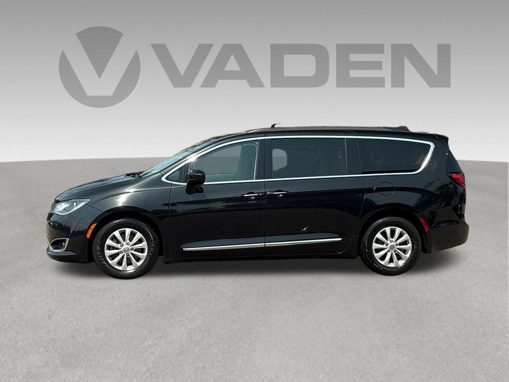 2017 Chrysler Pacifica Base