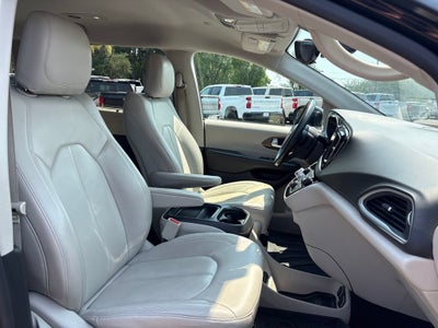 2017 Chrysler Pacifica Base