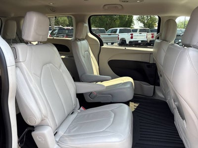 2017 Chrysler Pacifica Base