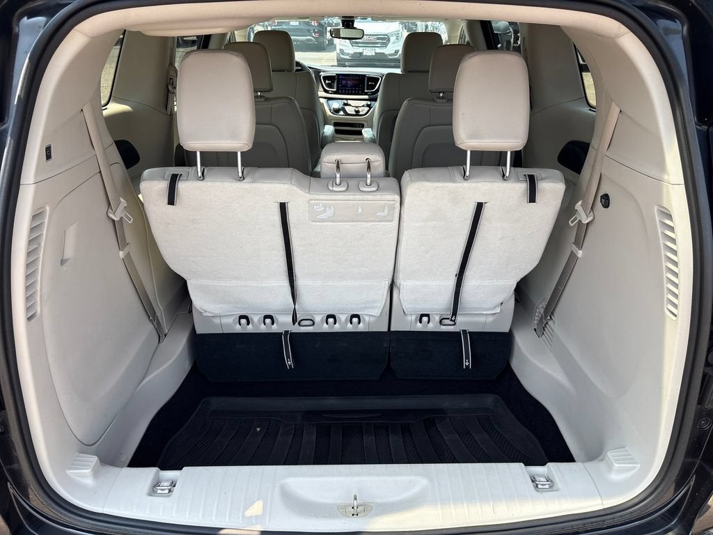 2017 Chrysler Pacifica Base