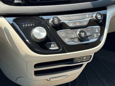 2017 Chrysler Pacifica Base