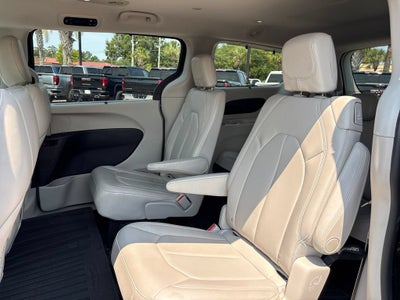 2017 Chrysler Pacifica Base