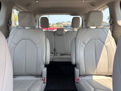 2017 Chrysler Pacifica Base