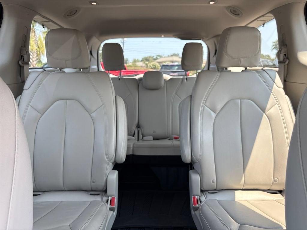 2017 Chrysler Pacifica Base