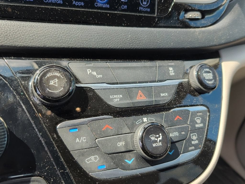 2017 Chrysler Pacifica Base
