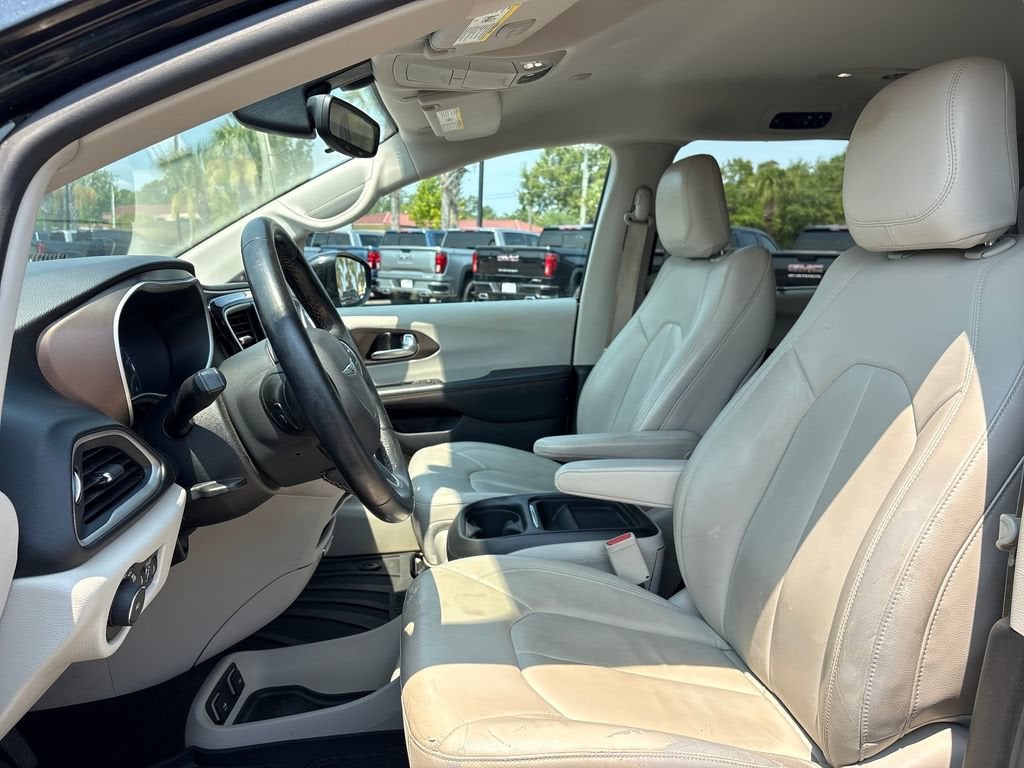 2017 Chrysler Pacifica Base