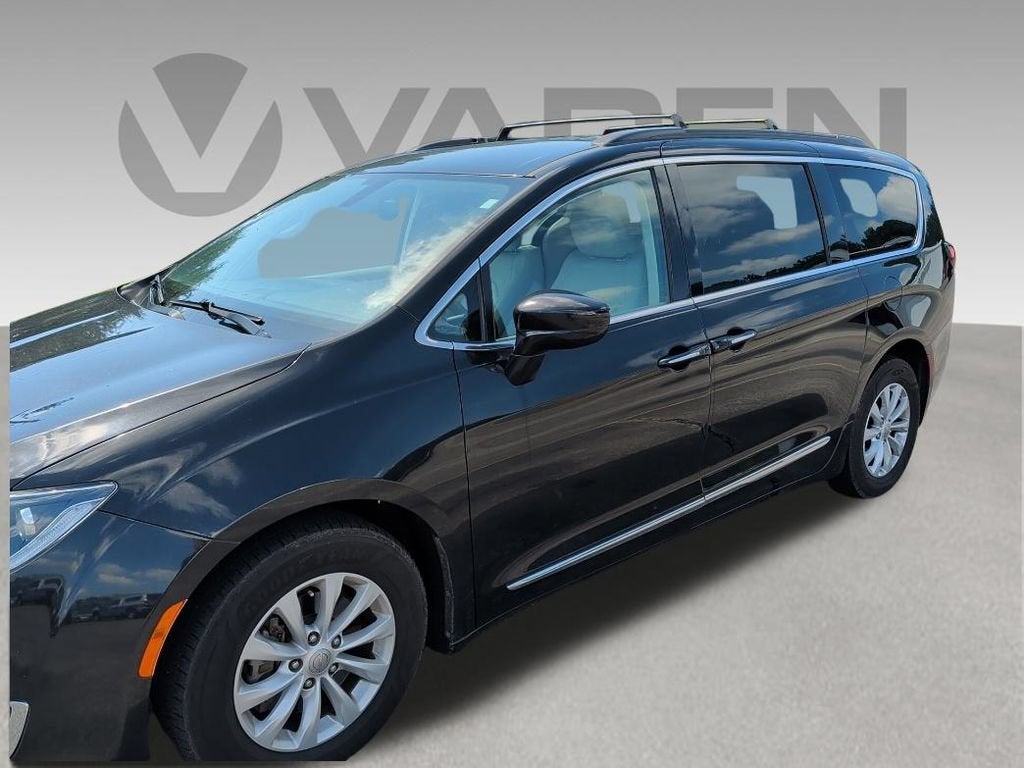 2017 Chrysler Pacifica Base