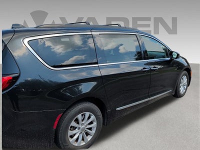 2017 Chrysler Pacifica Base