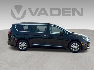 2017 Chrysler Pacifica Base