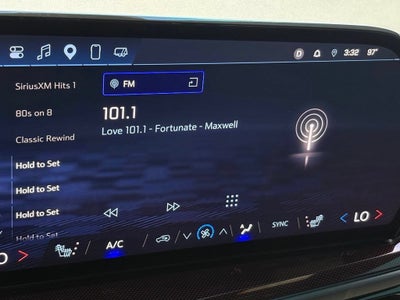 2025 Chevrolet Traverse Base