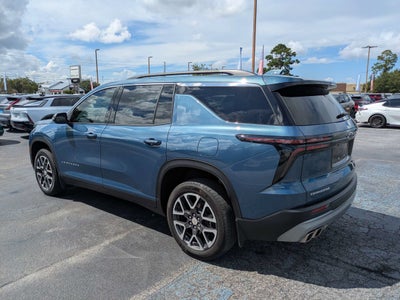 2025 Chevrolet Traverse LT